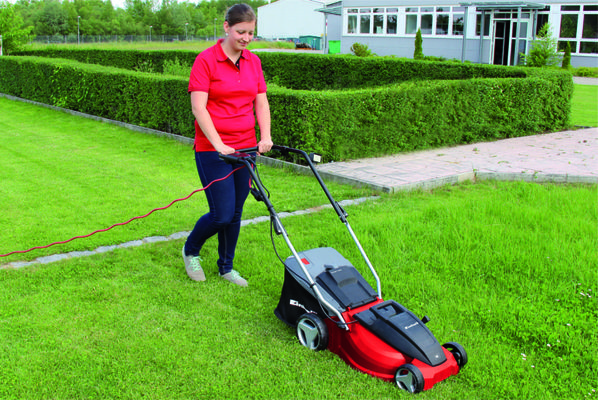 einhell-classic-electric-lawn-mower-3400150-example_usage-104