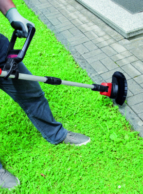 einhell-expert-plus-cordless-lawn-trimmer-3411186-example_usage-102