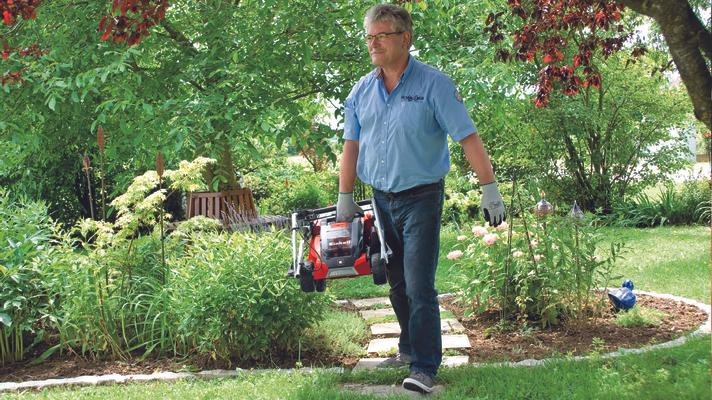einhell-expert-cordless-lawn-mower-3413060-example_usage-102