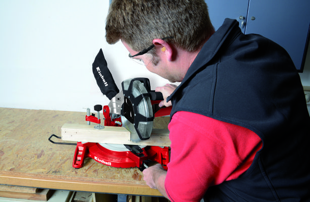 einhell-classic-mitre-saw-4300852-example_usage-101