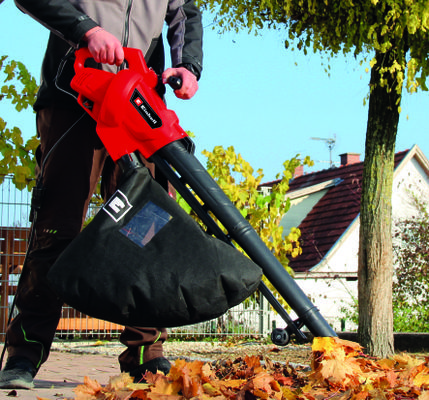 einhell-classic-electric-leaf-vacuum-3433300-example_usage-101