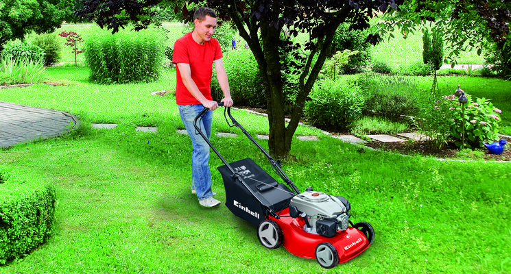 einhell-classic-petrol-lawn-mower-3400727-example_usage-002