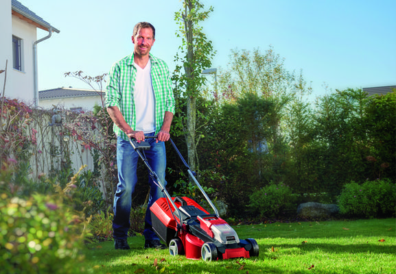 einhell-expert-cordless-lawn-mower-3413157-example_usage-101