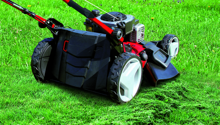 einhell-expert-petrol-lawn-mower-3404756-example_usage-102