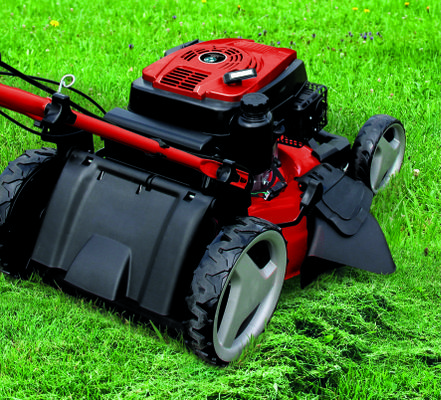 einhell-classic-petrol-lawn-mower-3404355-example_usage-103