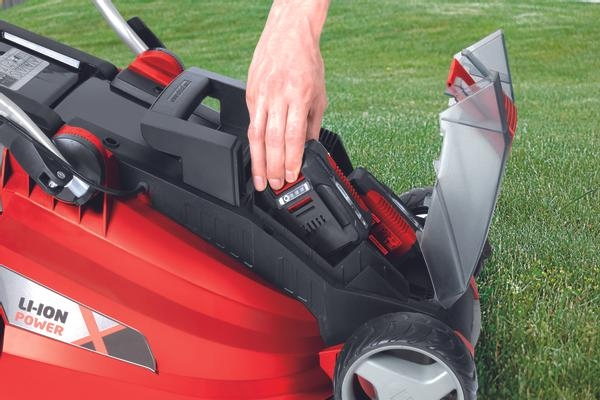 einhell-expert-cordless-lawn-mower-3413063-example_usage-003