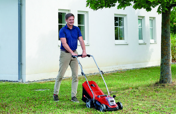 einhell-expert-cordless-lawn-mower-3413266-example_usage-001