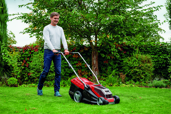 einhell-expert-cordless-lawn-mower-3413230-example_usage-101