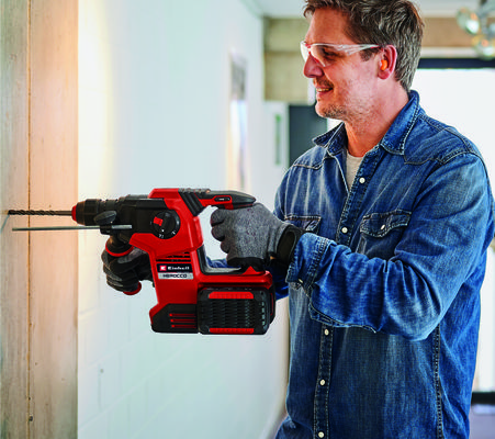 einhell-professional-cordless-rotary-hammer-4513950-example_usage-001