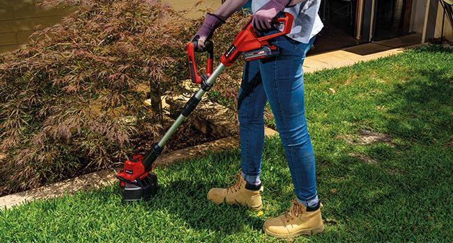 Perfect-edges-with-the-lawn-trimmer