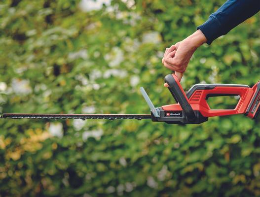 einhell-classic-cordless-hedge-trimmer-3410940-example_usage-001