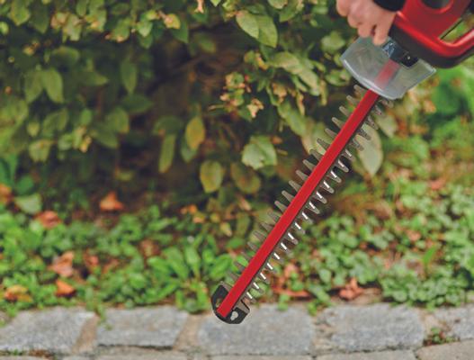 einhell-classic-cordless-hedge-trimmer-3410940-example_usage-103