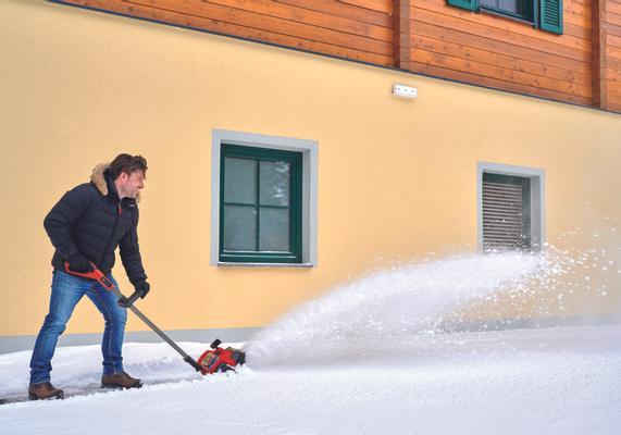 einhell-expert-cordless-snow-thrower-3417011-example_usage-001