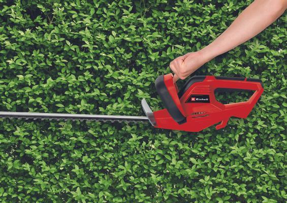 einhell-classic-electric-hedge-trimmer-3403371-example_usage-101