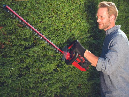 einhell-expert-cordless-hedge-trimmer-3410920-example_usage-001