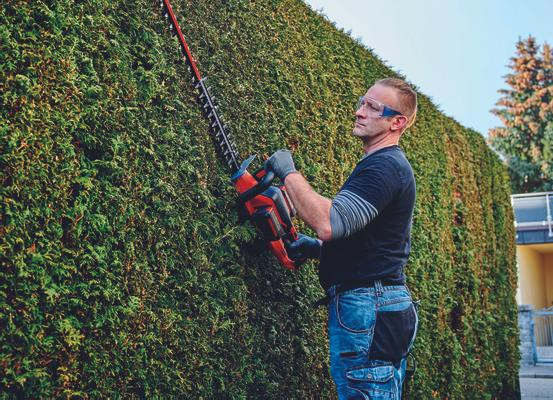 einhell-expert-cordless-hedge-trimmer-3410960-example_usage-001