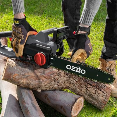 ozito-electric-chain-saw-3000848-example_usage-102