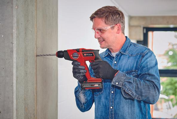 einhell-expert-cordless-rotary-hammer-4513970-example_usage-001