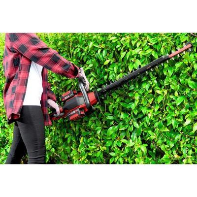 ozito-cordless-hedge-trimmer-3000553-example_usage-101