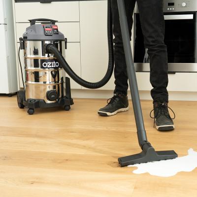 ozito-wet-dry-vacuum-cleaner-elect-3000660-example_usage-102