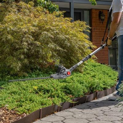 ozito-electric-pole-hedge-trimmer-3000084-example_usage-102