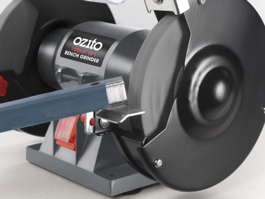 ozito-bench-grinder-61000758-example_usage-103
