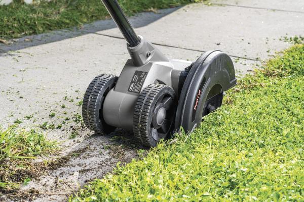 ozito-electric-lawn-edge-trimmer-3000393-example_usage-102