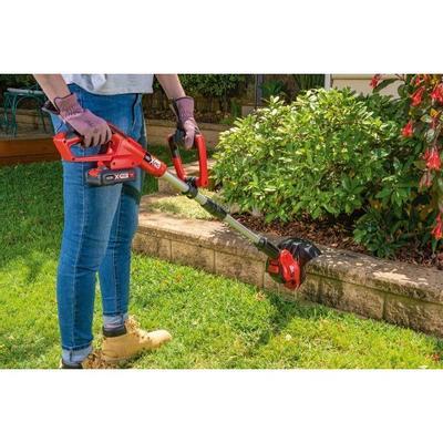 ozito-cordless-lawn-trimmer-3001028-example_usage-103