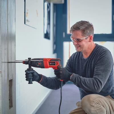 einhell-classic-rotary-hammer-4257990-example_usage-001